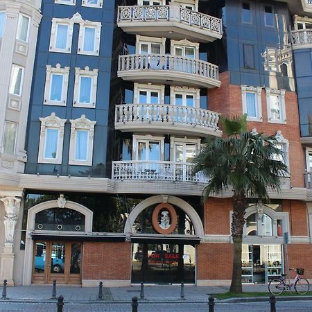 Batumi Apartment In Front Of Sheraton Exterior photo
