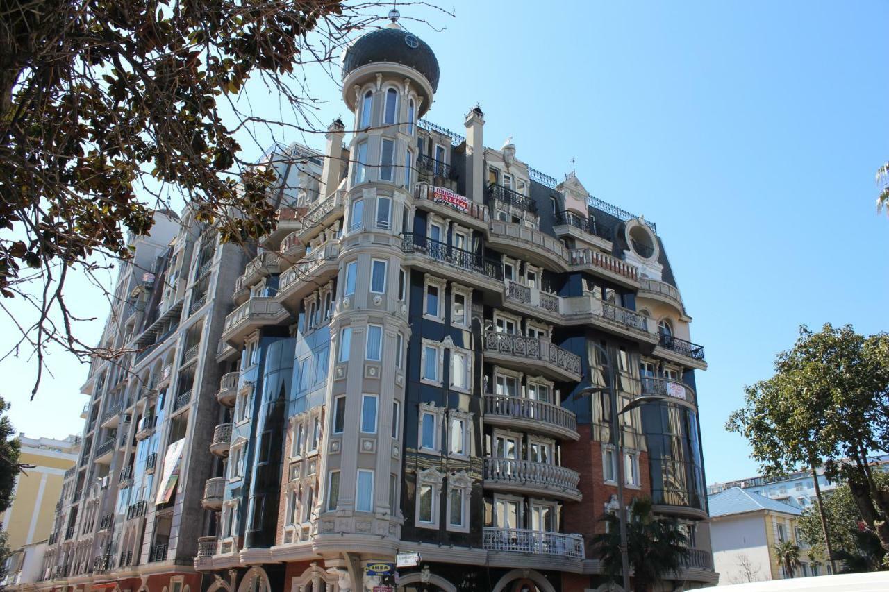 Batumi Apartment In Front Of Sheraton Exterior photo